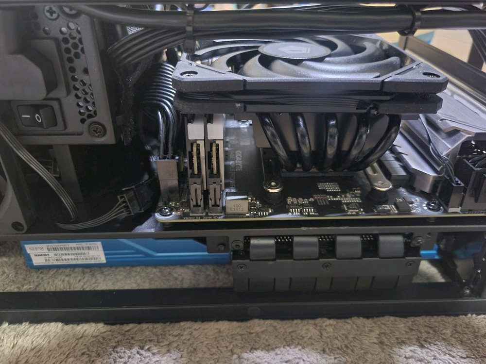 윈11 최고의 고가부품 nzxt h1 미니itx pc 와이파이 가능 게임 이미지