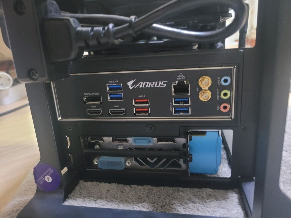 윈11 최고의 고가부품 nzxt h1 미니itx pc 와이파이 가능 게임 이미지