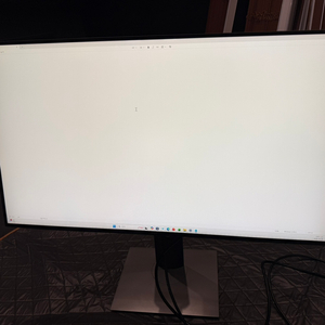 울트라5 32인치 모니터 이미지