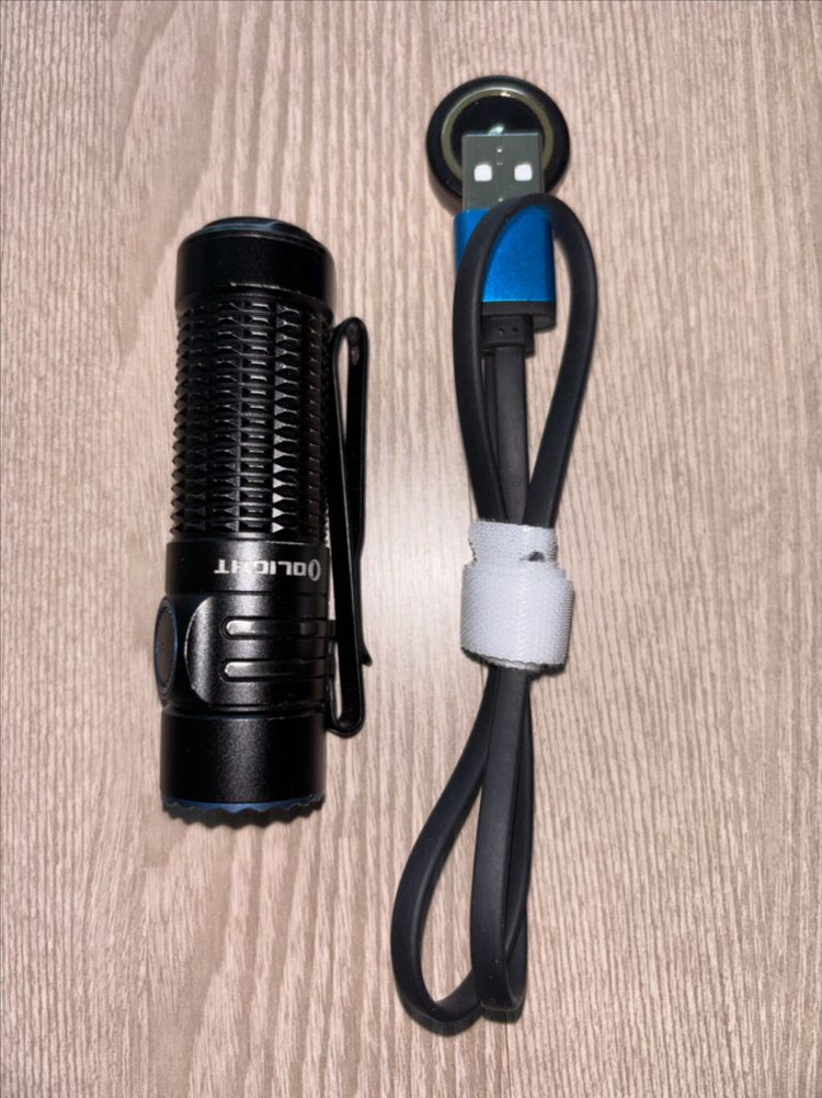 올라이트 OLIGHT 충전식 미니 랜턴 (고광량 / 캠핑 필수템) 이미지