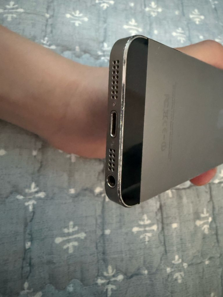 아이폰 5S 스페이스 그레이 16GB 이미지