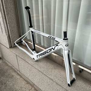 트리곤 다크니스 RS 46사이즈 새상푼 판매합니다 이미지