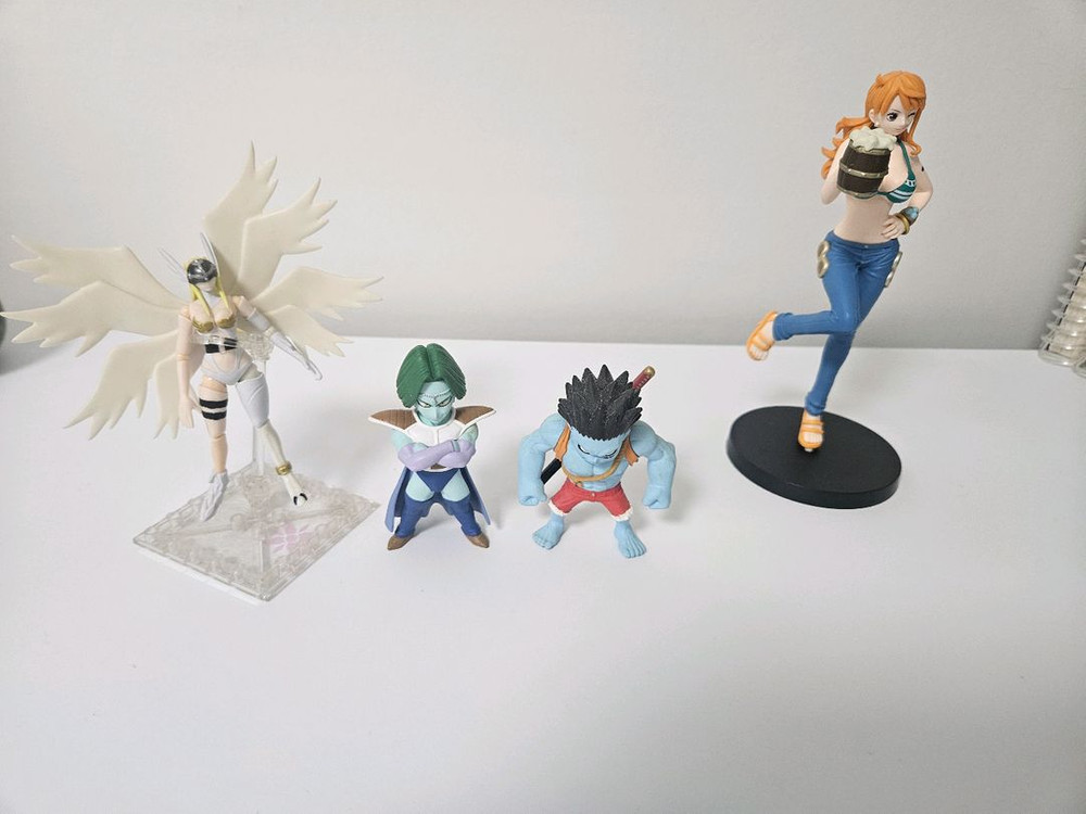 주술회전 원피스 나루토 블리치 디지몬 포켓몬 등 각종 레진과 월콜 몬코레 이미지