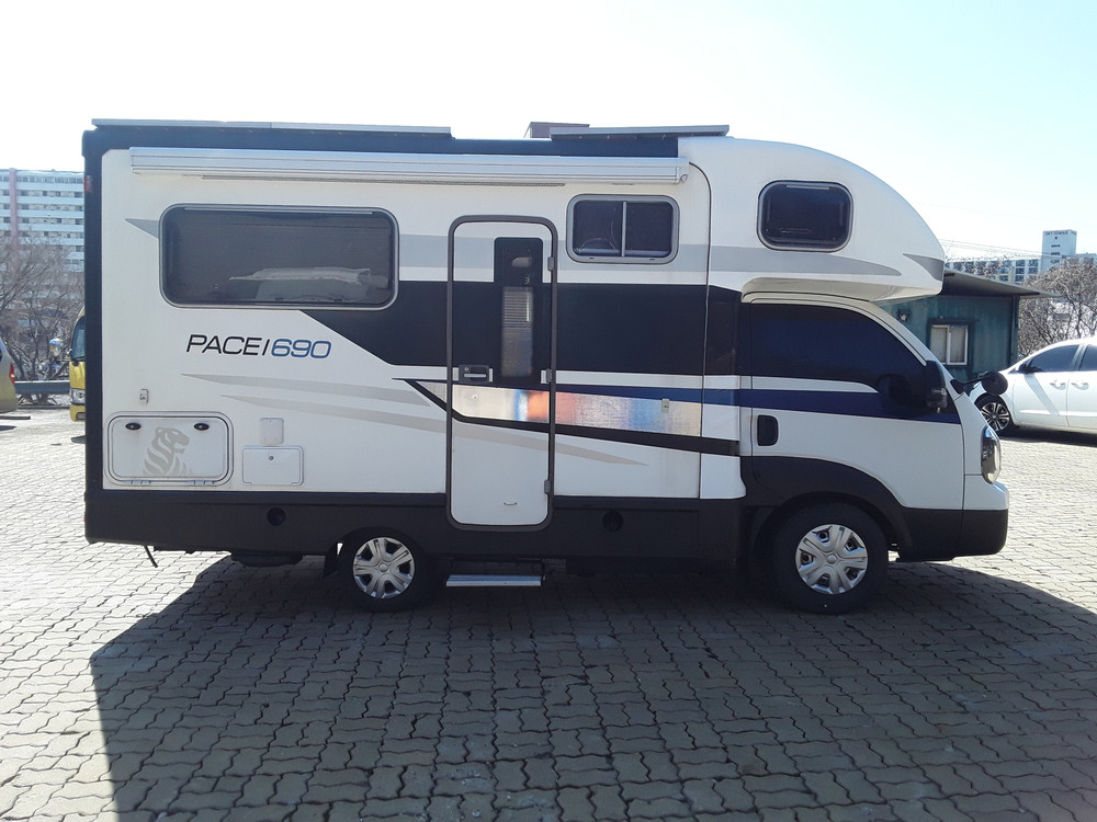 더뉴봉고3 캠핑카 이미지