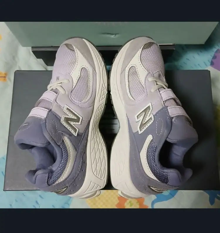 뉴발란스키즈2002R 바이올렛185운동화 거의새거 이미지