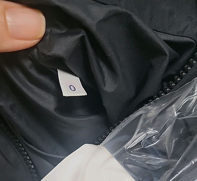 몽클레어 페게오 바람막이 이미지
