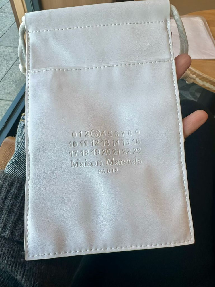 메종 마르지엘라 핸드폰 파우치 이미지