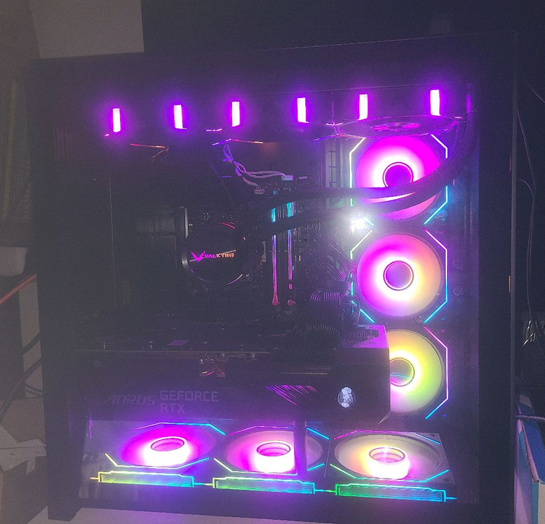 고사양 게이밍 9600x 32g 2tb+3tb 3080어로스마스터 컴퓨터 본체 팝니다 이미지