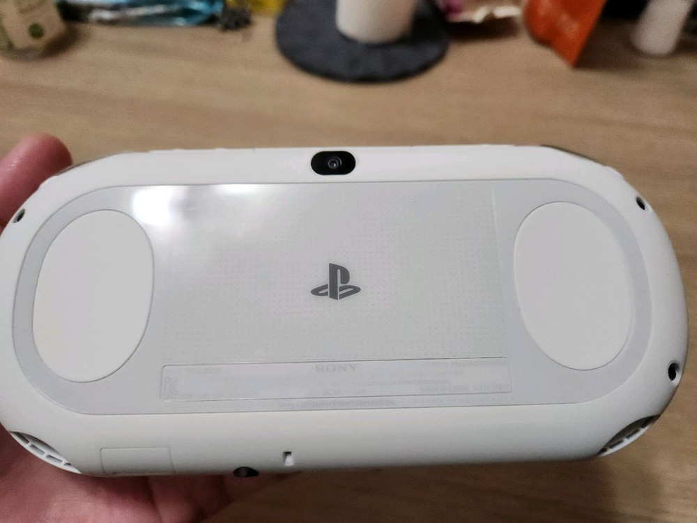 PSVITA 2세대 글레이셔 화이트 512GB 이미지