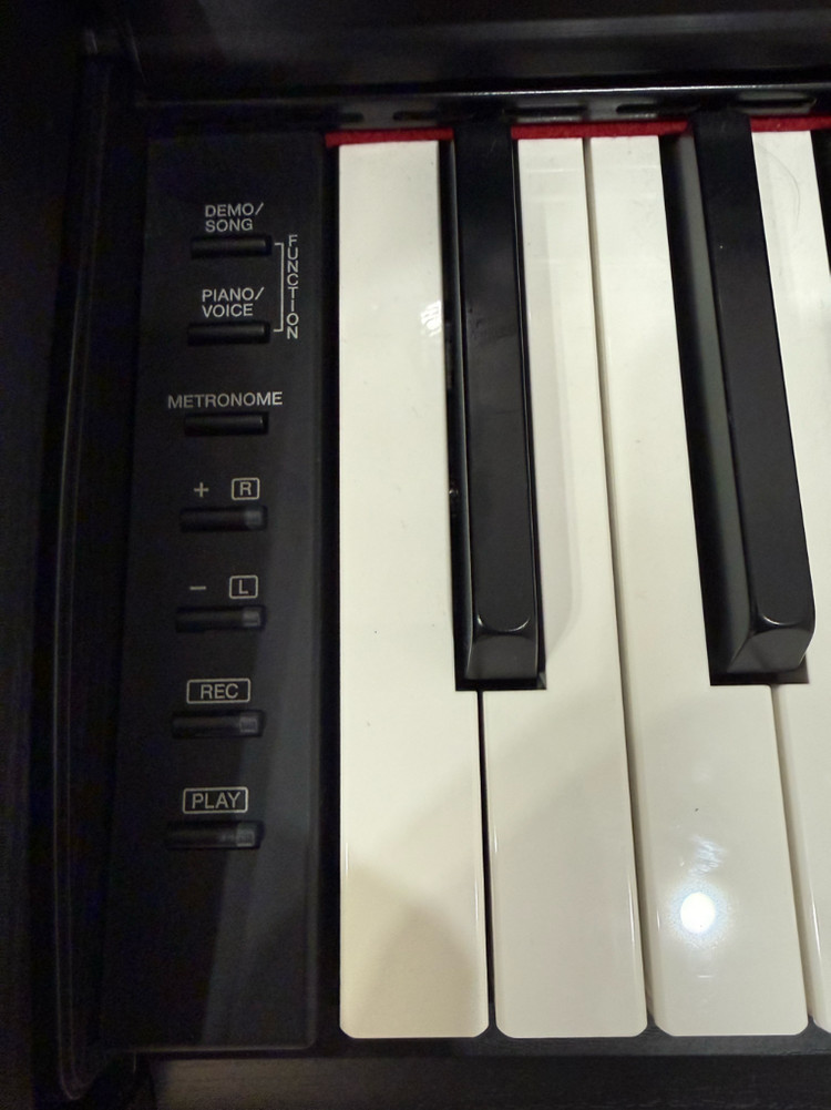 야마하디지털피아노ydp-144 이미지