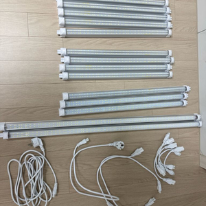 풀레뜨 식물등 저렴하게 팝니다. 이미지