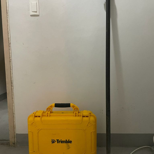 트림블 TRIMBLE R8s GPS 측량기 이미지