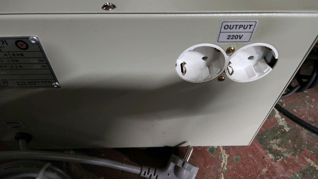 자동전압조정기 (AVR) 3KVA 단권형 이미지