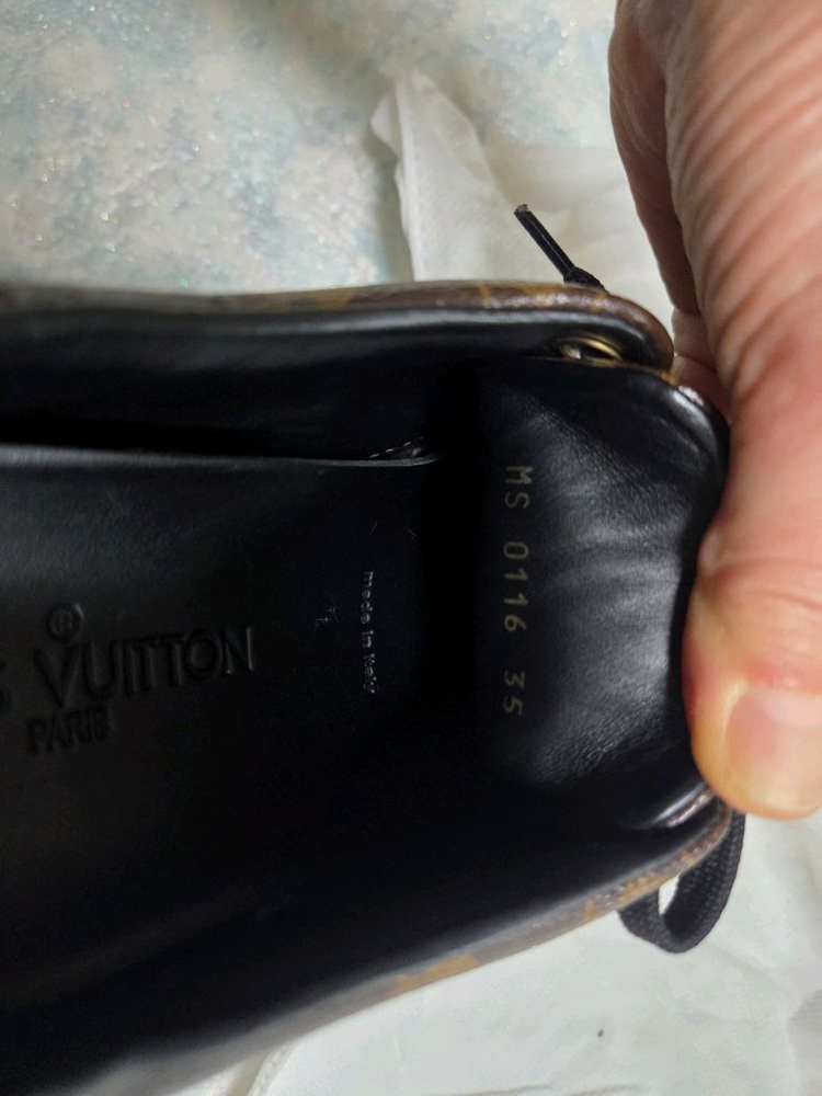 루이비통 모노그램 스니커즈 이미지