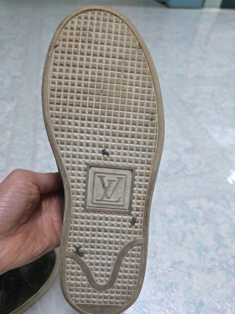 루이비통 모노그램 스니커즈 이미지