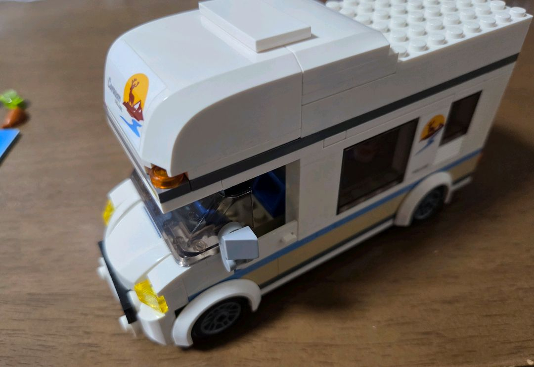 레고 시티 60283 캠핑카 이미지