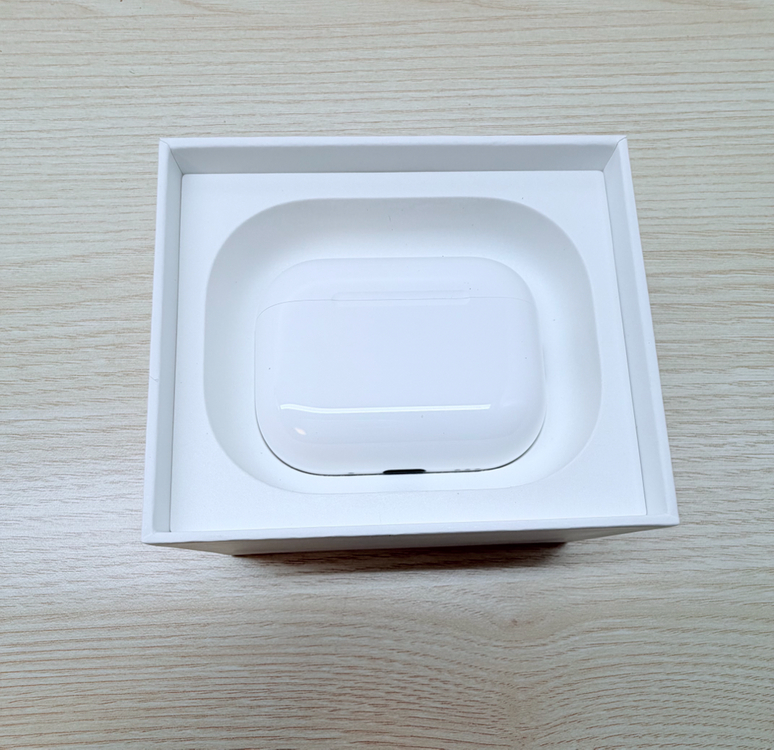 에어팟 프로 3세대 본체 이미지