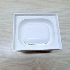 에어팟 프로 3세대 본체 이미지