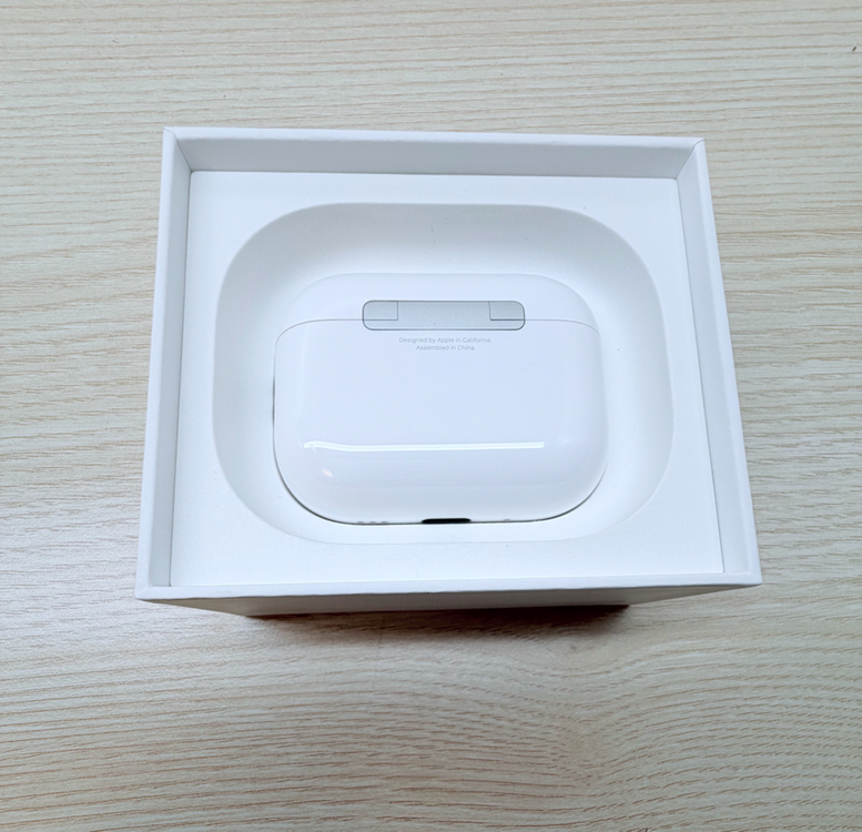 에어팟 프로 3세대 본체 이미지