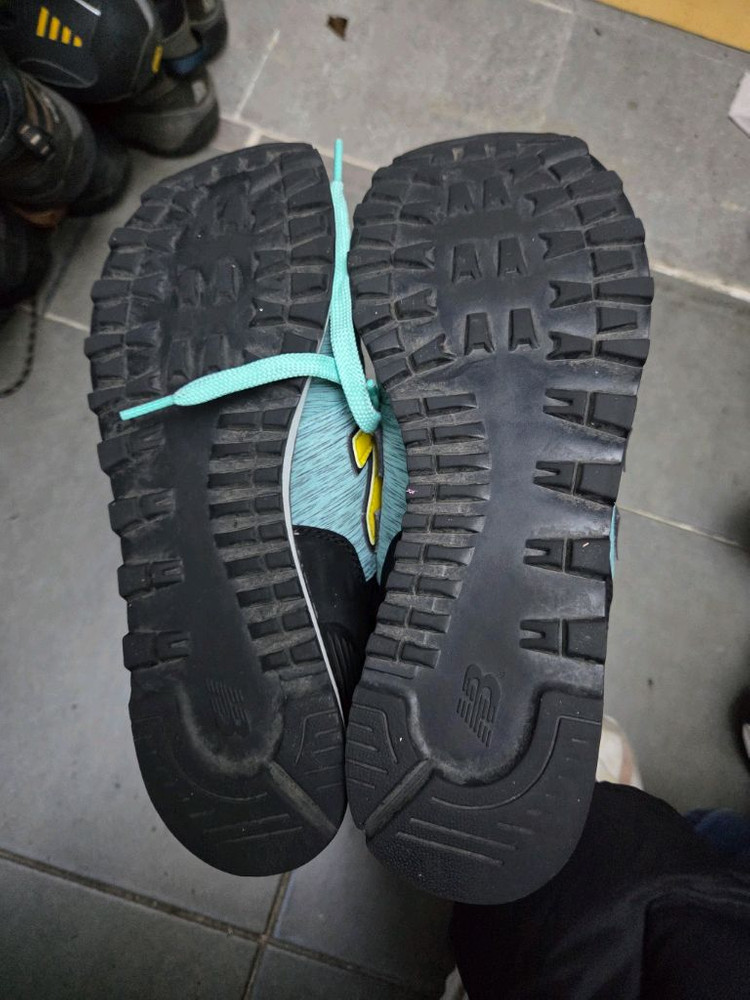 뉴발란스 운동화 270 이미지
