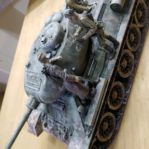 *각종교신가능*밀리터리프라모델(대형1/16전시용)한국전/2WW러시아T34/85정밀도색작~바람에언덕에서 이미지