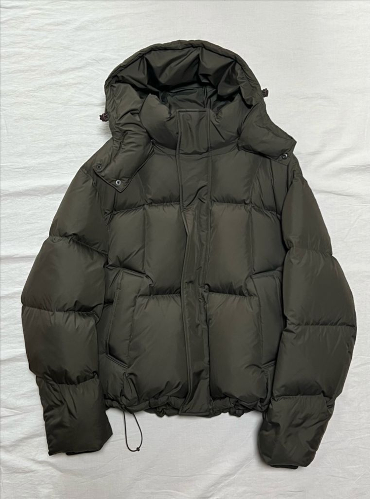 [새상품] S) 벨리에 크로스 라인 후디드 구스 다운 패딩 올리브 이미지