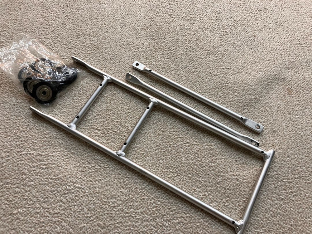 브롬톤리어렉 트라이폴드자전거 리어렉 이미지