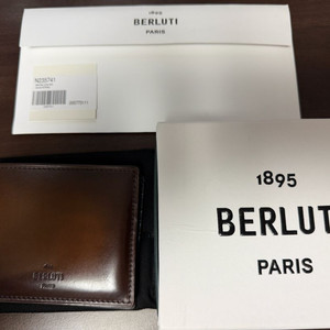 벨루티 반지갑 마코레 슬림 레더 지갑 이미지