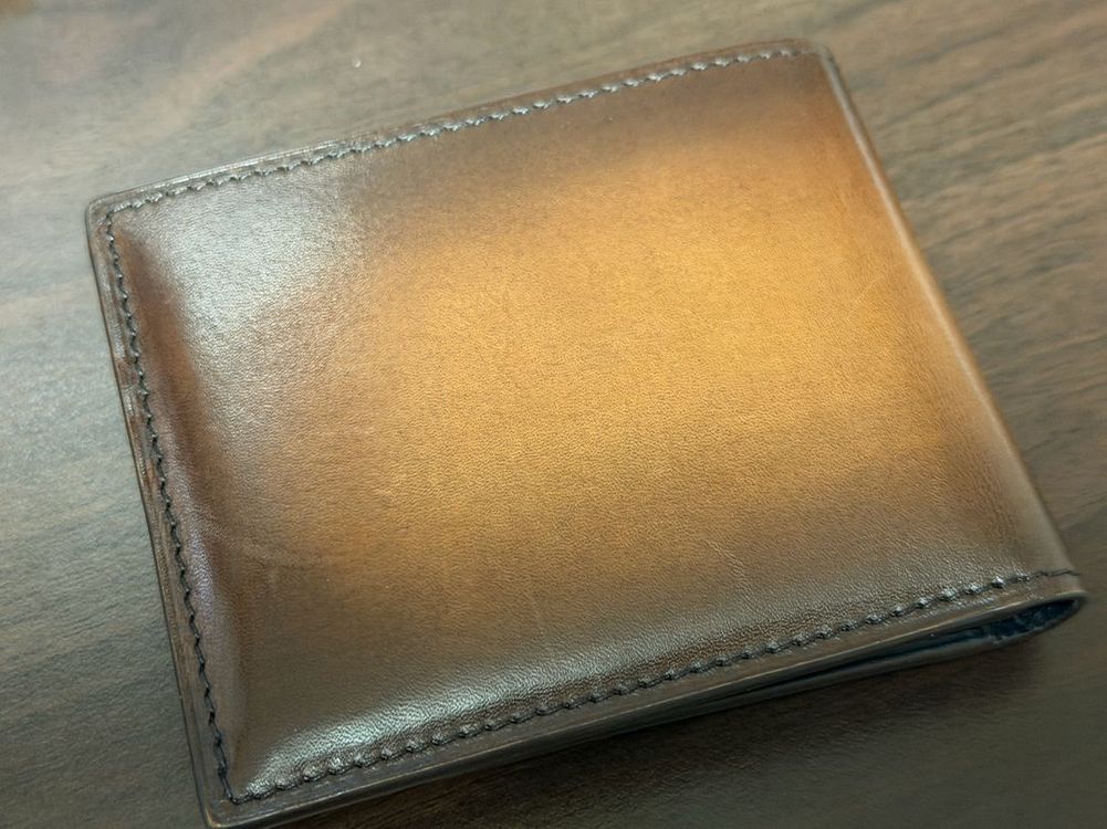 벨루티 반지갑 마코레 슬림 레더 지갑 이미지