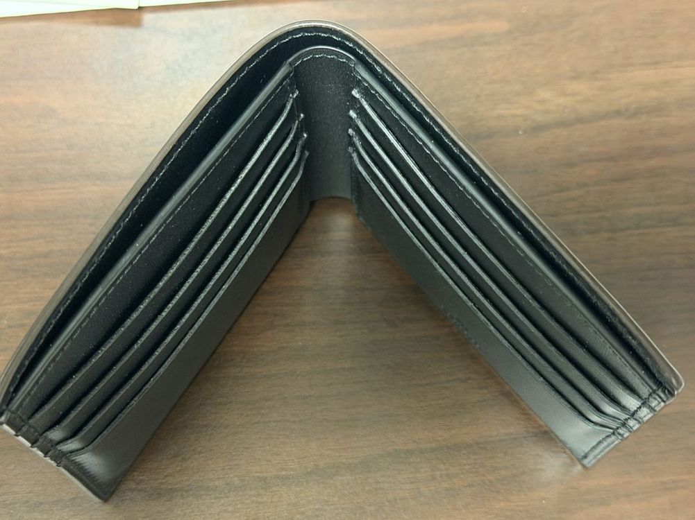 벨루티 반지갑 마코레 슬림 레더 지갑 이미지