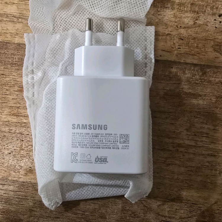 새상품)삼성정품 45W C타입 초고속충전기와CtoC케이블세트 핸드폰충전기 이미지