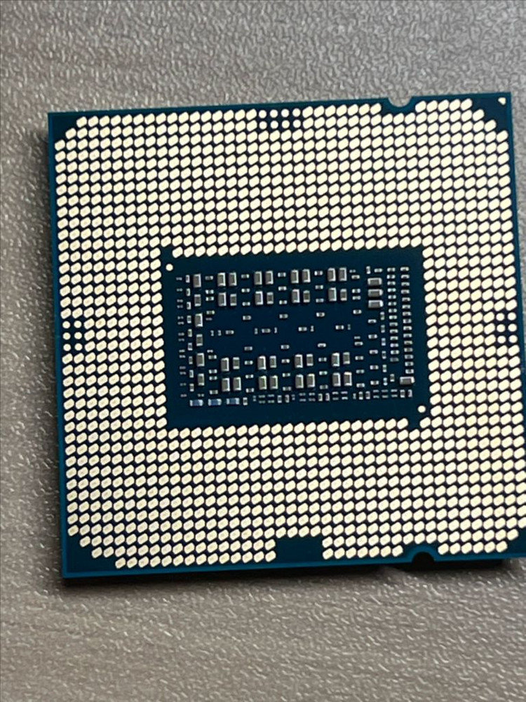 인텔 i7 11700K CPU 이미지
