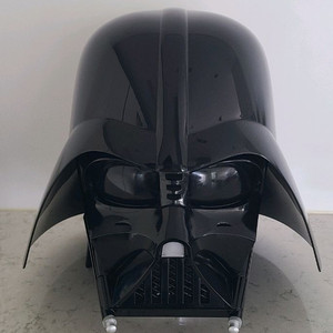 해즈브로(Hasbro)의 스타워즈 블랙 시리즈 다스 베이더 프리미엄 전자 헬멧 이미지