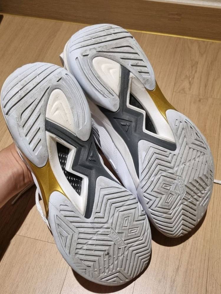 빅터 c90 배드민턴화 이미지