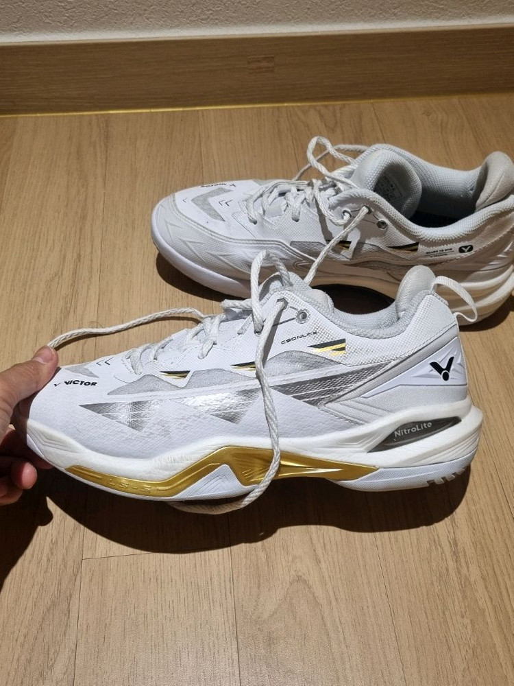 빅터 c90 배드민턴화 이미지