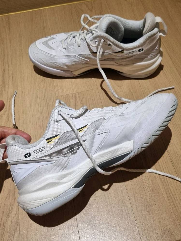 빅터 c90 배드민턴화 이미지