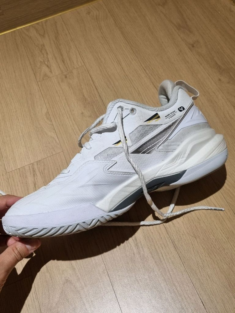 빅터 c90 배드민턴화 이미지