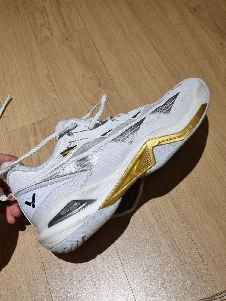 빅터 c90 배드민턴화 이미지