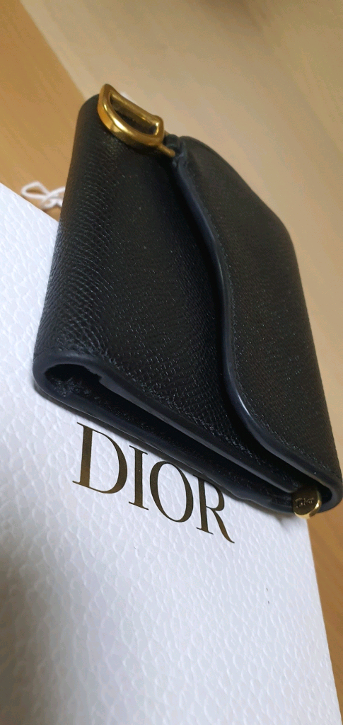 디올 새들 로투스 반지갑 정품S급(감정O)구찌프라다루이비통디올고야드샤넬셀린느보테가생로랑발렌시아가버버리가방 이미지