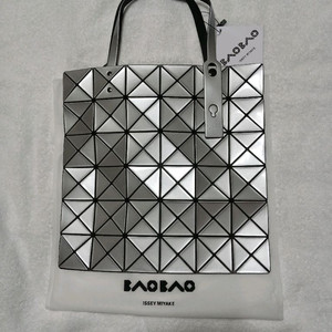 바오바오 토트백 팝니다 이미지