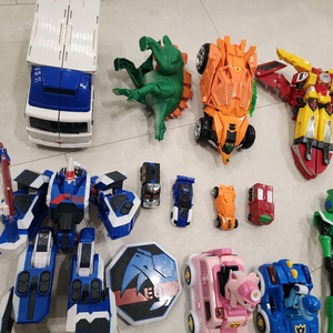 또봇 골드렉스 아이언드 장난감 로보트 어벤져스 변신로봇 일괄판매 스파이더맨 블루캅 미니특공대 등등 개당가격 이미지