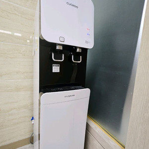 쿠쿠 냉온수기 이미지