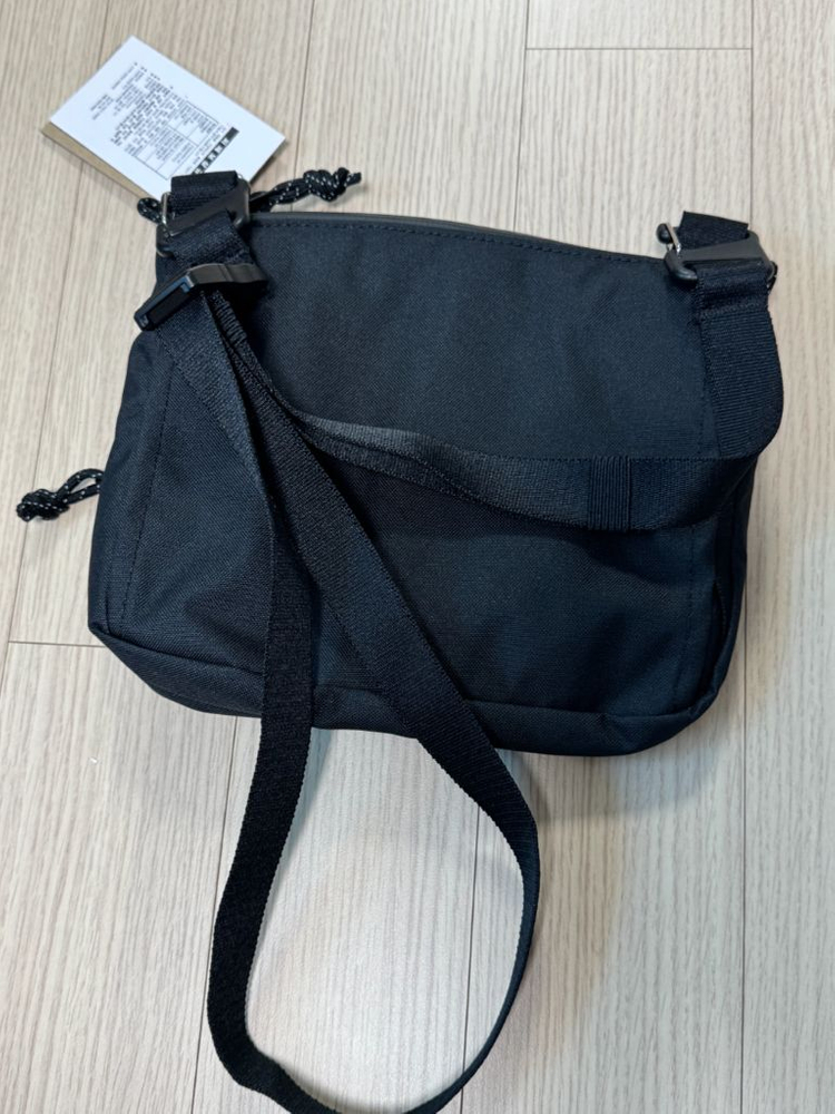 나이키 acg 데이맥스 크로스백 팝니다 이미지