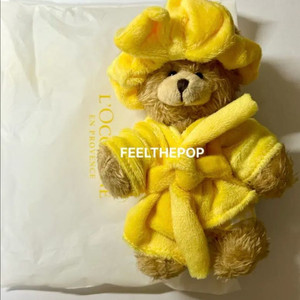 록시땅 아망이 인형 키링 곰인형 베어 곰돌이 아몬드 샤워 가운 밴드 민규 이미지