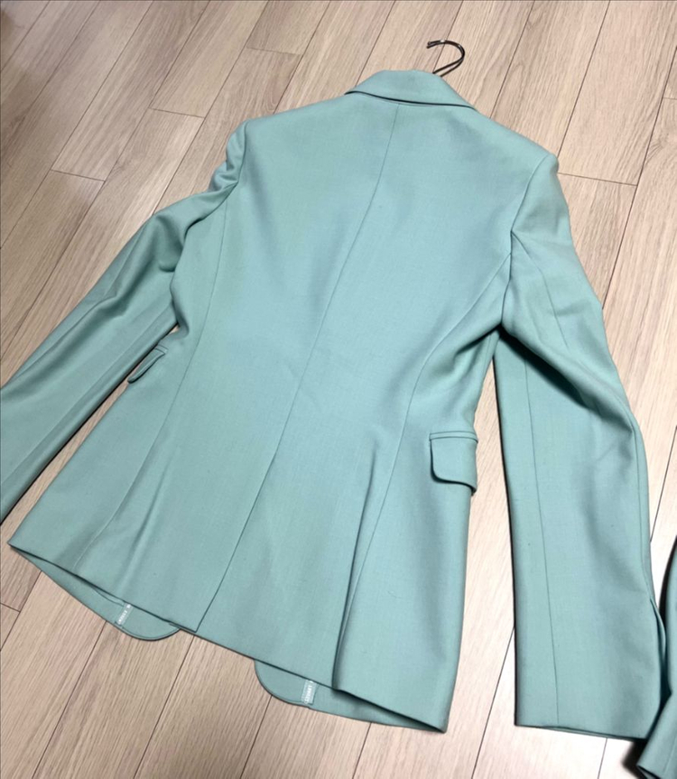 질스튜어트뉴욕 울 자켓 스커트 투피스 정장 세트 여성 셋업 민트 소라 오피스룩 출근룩 이미지