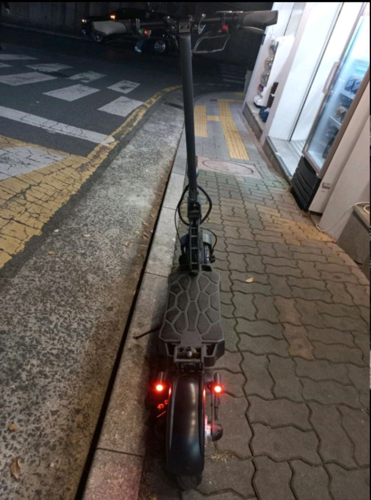 전동킥보드 머케인MX 60V 10인치 급처로 팜 이미지