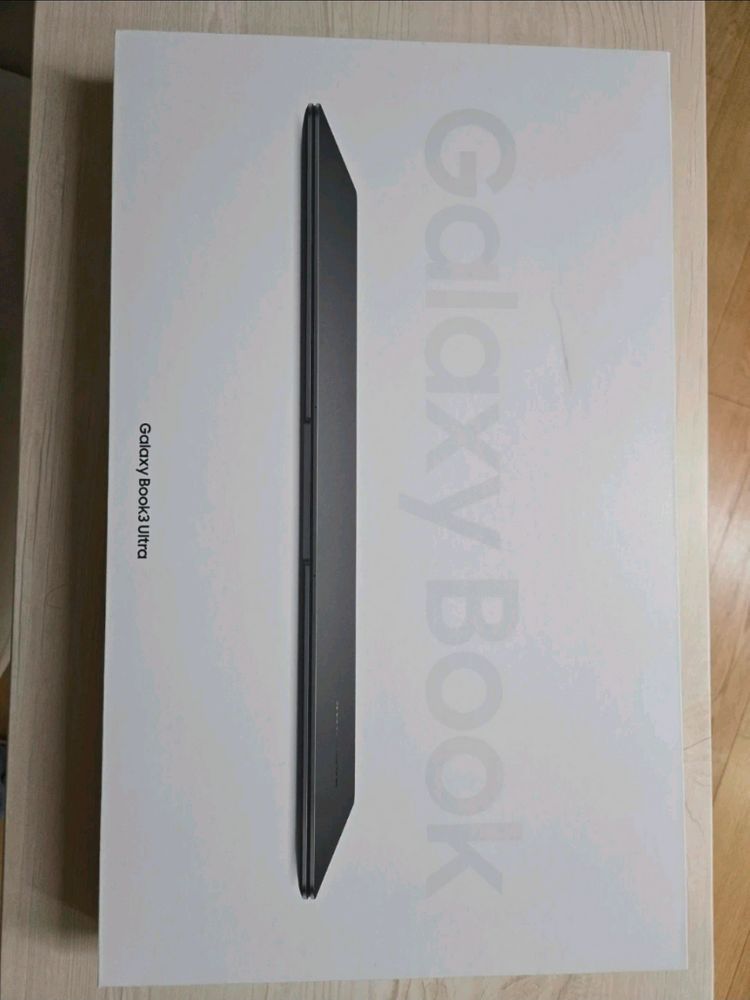 삼성 갤럭시북3 울트라 NT960XFH-X92A SSD1TB 램32GB RTX4070 고성능 노트북 이미지