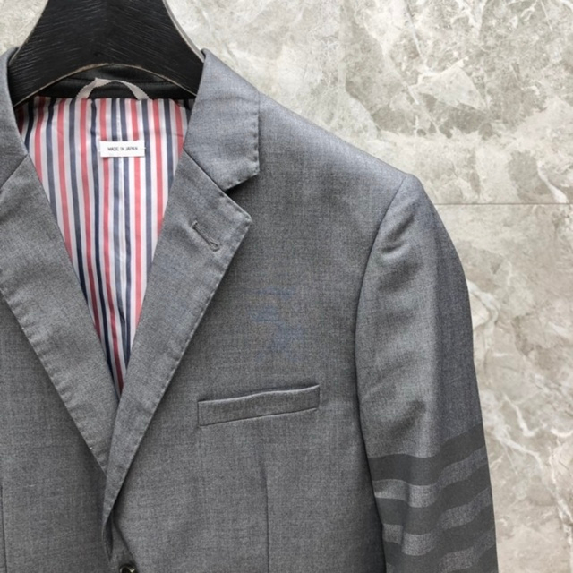 톰브라운 사선 남성 수트 정장 상의 2칼라 이미지