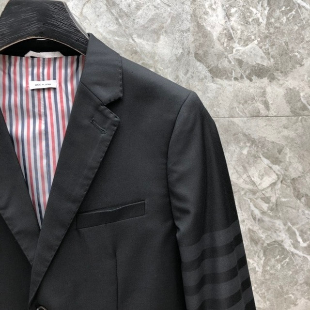 톰브라운 사선 남성 수트 정장 상의 2칼라 이미지