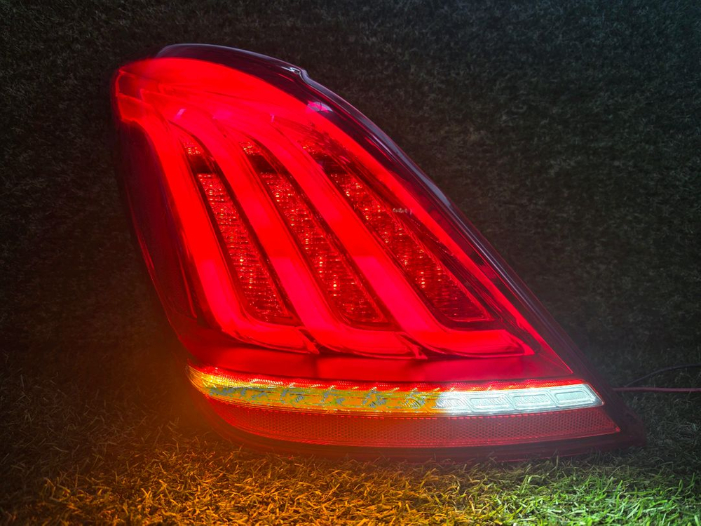 제네시스 EQ900 운전석 후미등 데루등 테일램프 (하자) 이미지